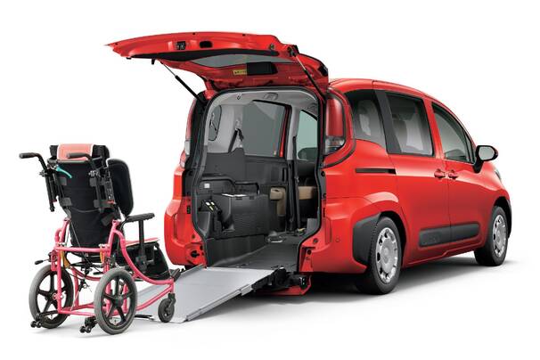G（ガソリン・2WD） 車いす仕様車“タイプⅡ（助手席側セカンドシート無）”