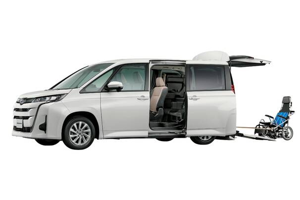 ●車いす仕様車“タイプⅠ（車いす1名仕様）”　G（ハイブリッド・2WD・7人乗り）車いす仕様車“タイプⅠ（車いす1名仕様）”