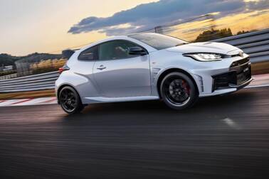 RZ“High performance” + Aero performance package［GR-DAT（8AT・4WD）］