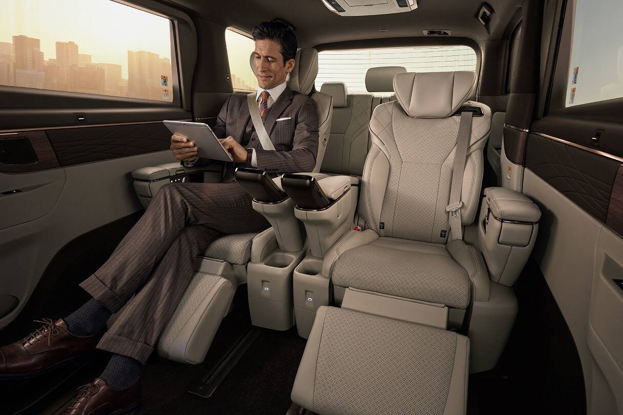 alphard_top_img04