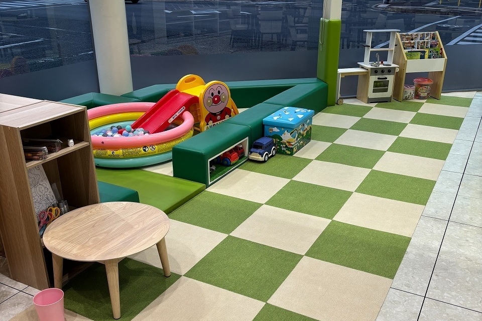 rotated_三原古浜店キッズコーナー_2022606